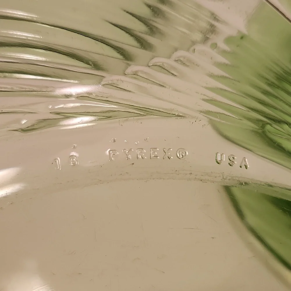 Pyrex Festiva Spring Green Swirl Glass Dinner Plates Set of 4 Vintage - Picture 5 of 5